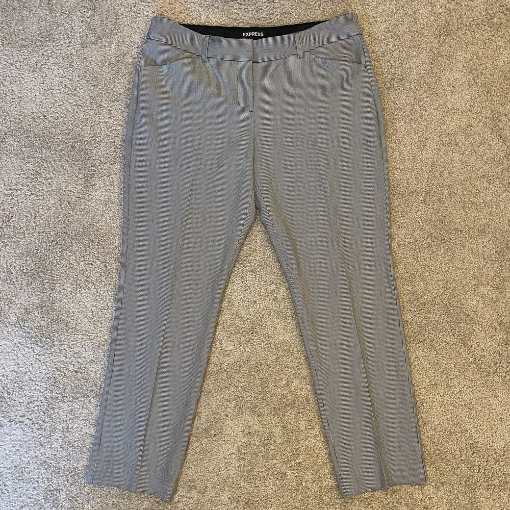 Express Editor Dress Trouser Pant. Black & White Micro Houndstooth. Sz. 8 Short.